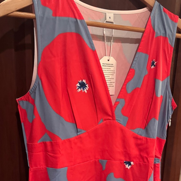 Elegant Rose Red Floral Print Sleeveless Midi Dress - Picture 4 of 5